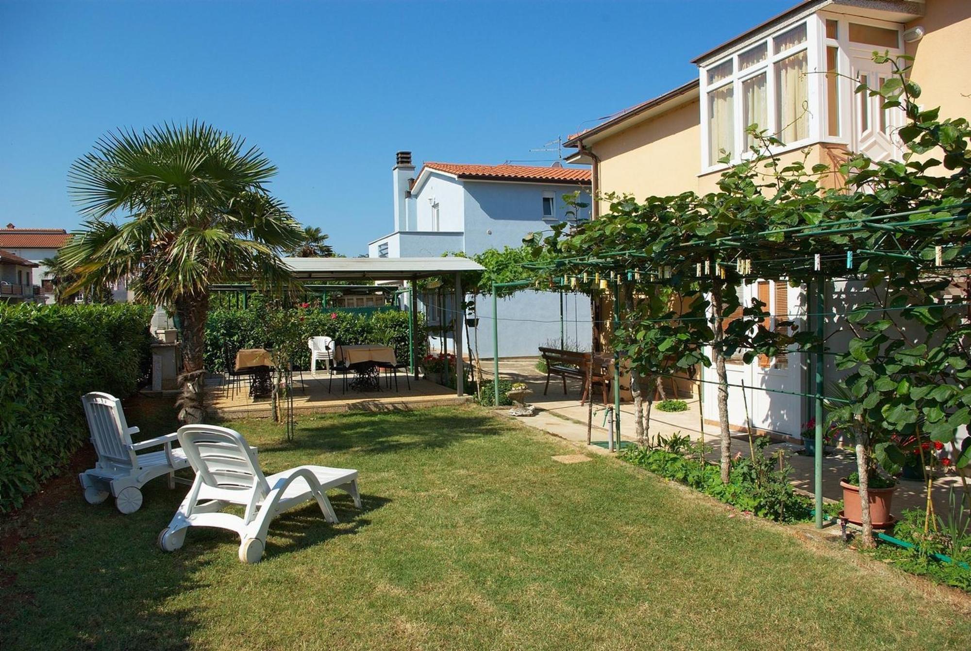 Apartments & Rooms Barbara Umag Bagian luar foto