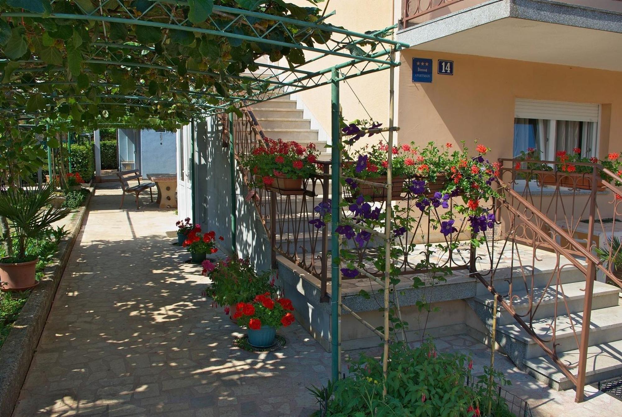 Apartments & Rooms Barbara Umag Bagian luar foto