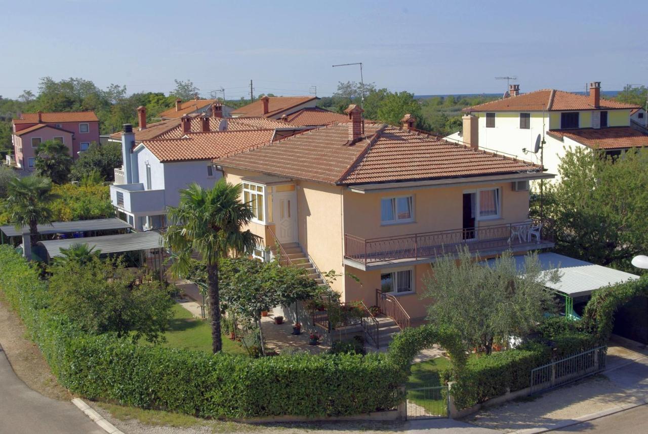 Apartments & Rooms Barbara Umag Bagian luar foto